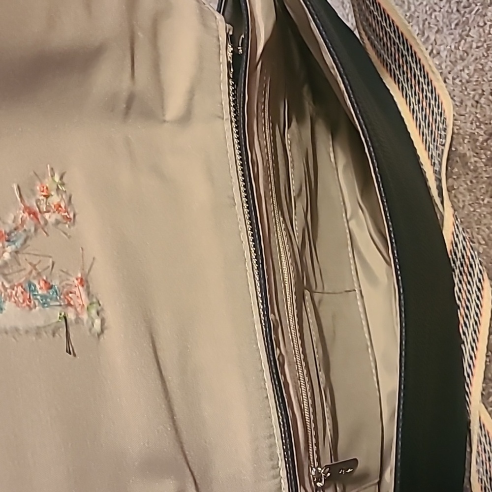Purse - Picture 3 of 7